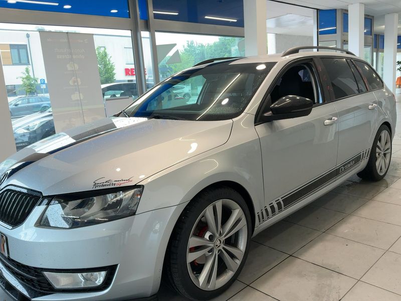 Skoda Octavia 1.6 TDI Elegance 2014 – снимка 1