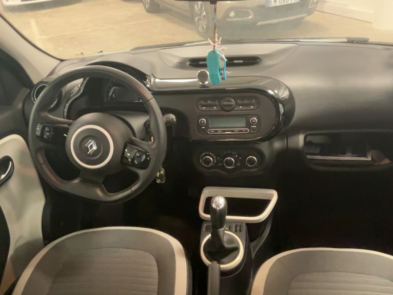 Renault Twingo 1.0 SCe Zen — zdjęcie 12