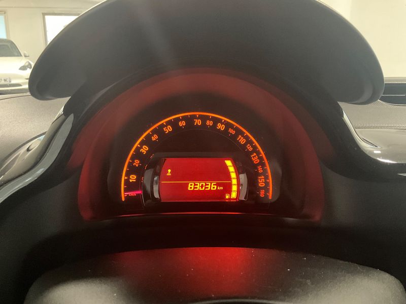 Renault Twingo 1.0 SCe Zen — zdjęcie 13