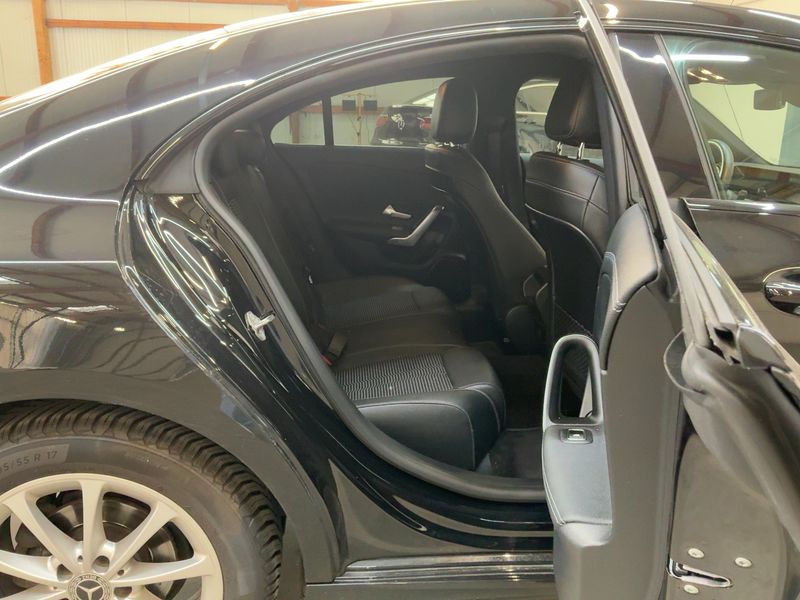 Mercedes-Benz CLA-Klasse CLA 180 Progressive — zdjęcie 14