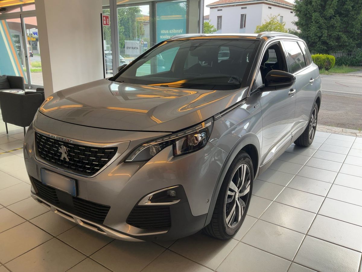 Peugeot 5008 2018 — photo 1