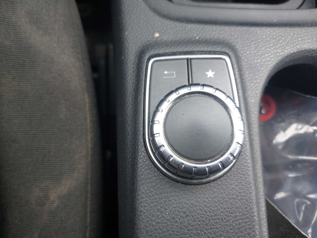 Mercedes-Benz A-Klasse 2015 — photo 33