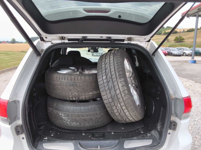 Jeep Grand Cherokee 3.0 CRD Summit — zdjęcie 9