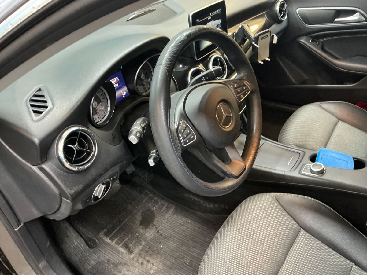 Mercedes-Benz CLA-Klasse 2015 — photo 33
