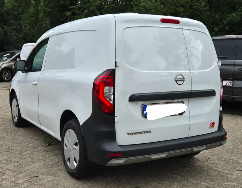 Nissan Townstar 1.3 DIG-T L1 2,0t N-Connecta — zdjęcie 3