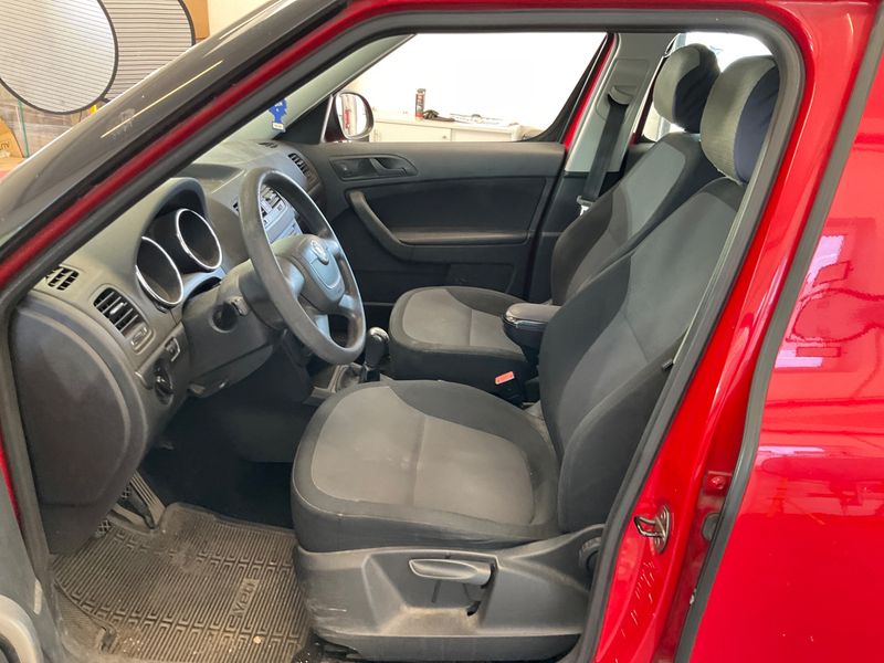 Skoda Yeti 1.2 TSI Active-A 2010 – снимка 3