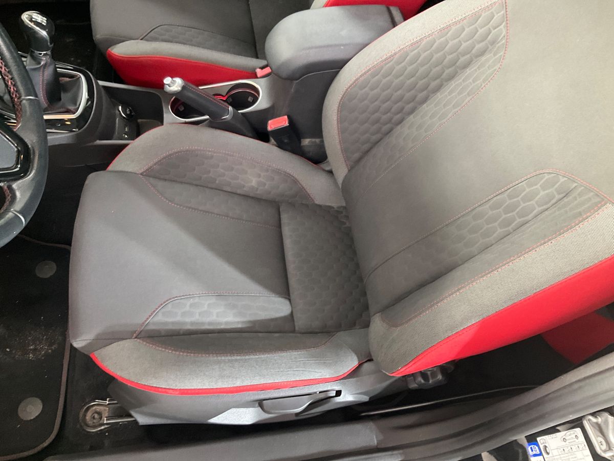 Ford Fiesta 2014 — photo 38