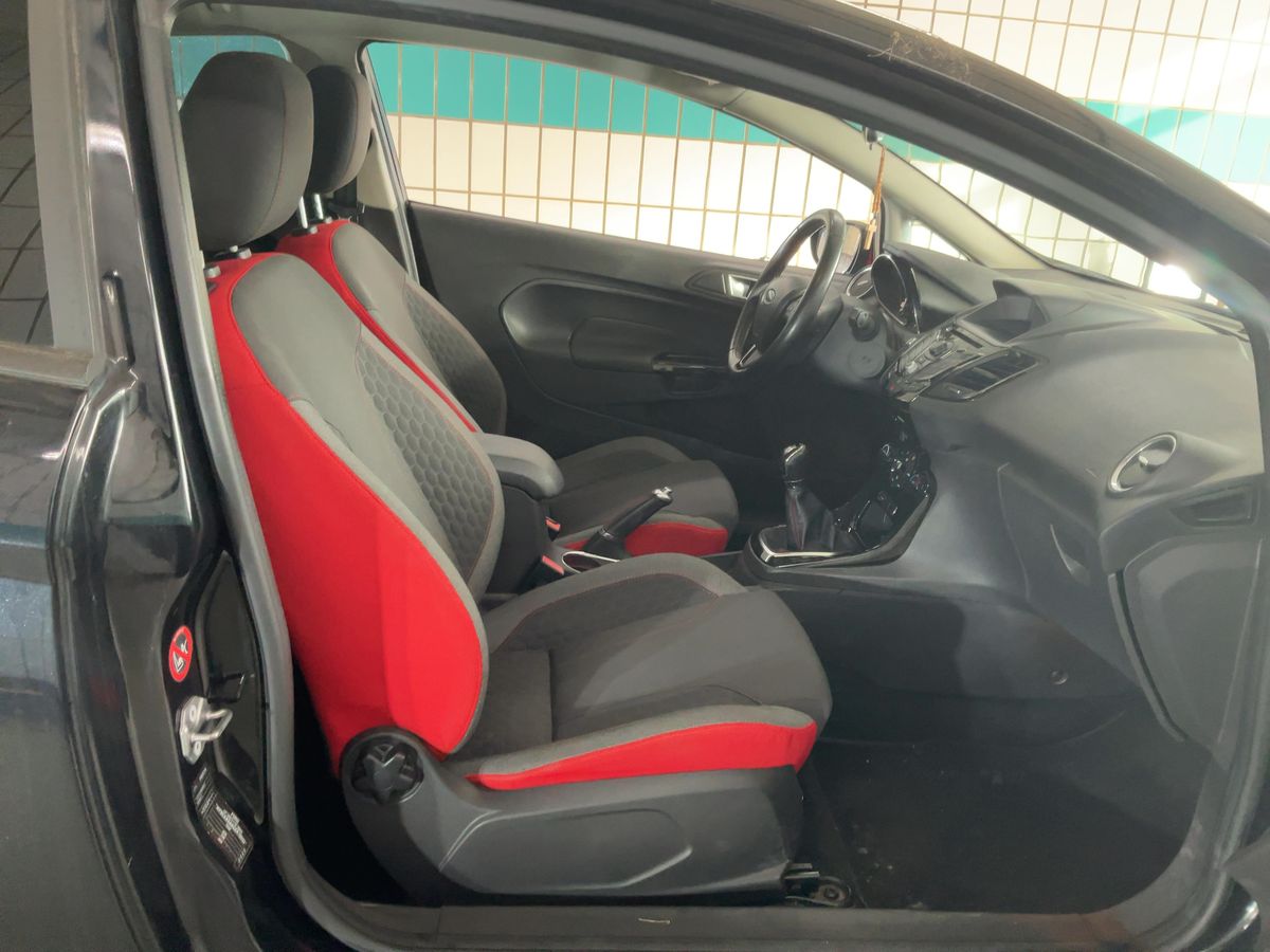 Ford Fiesta 2014 — photo 18
