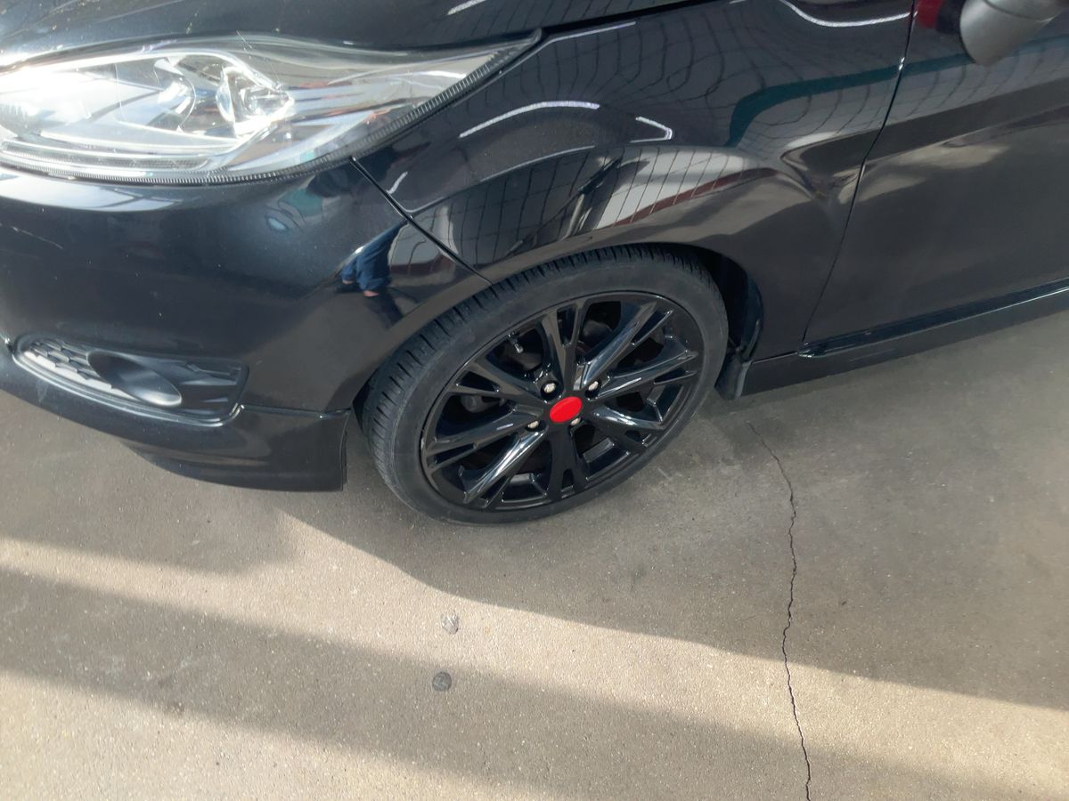 Ford Fiesta 2014 — photo 4