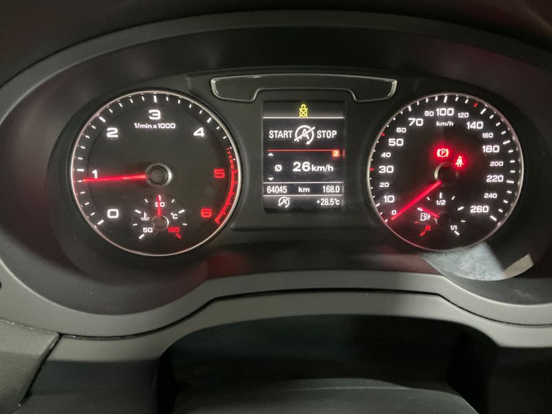Audi Q3 2.0 TDI Design — zdjęcie 13