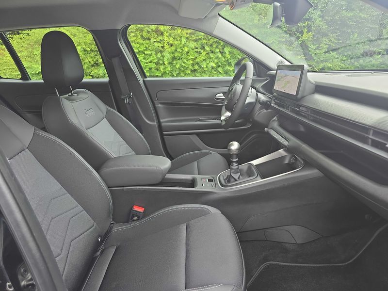 Jeep Avenger 1.2 T-GDI Altitude — zdjęcie 10