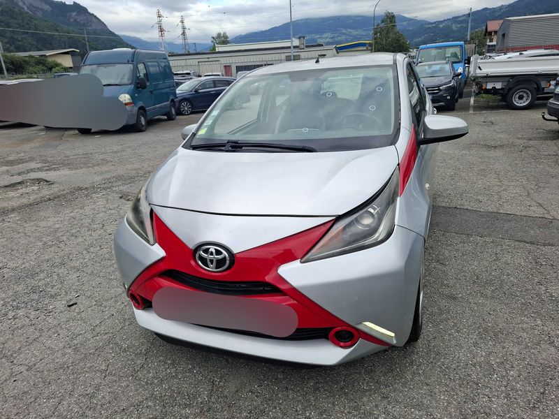 Aygo 1.0 X-Play