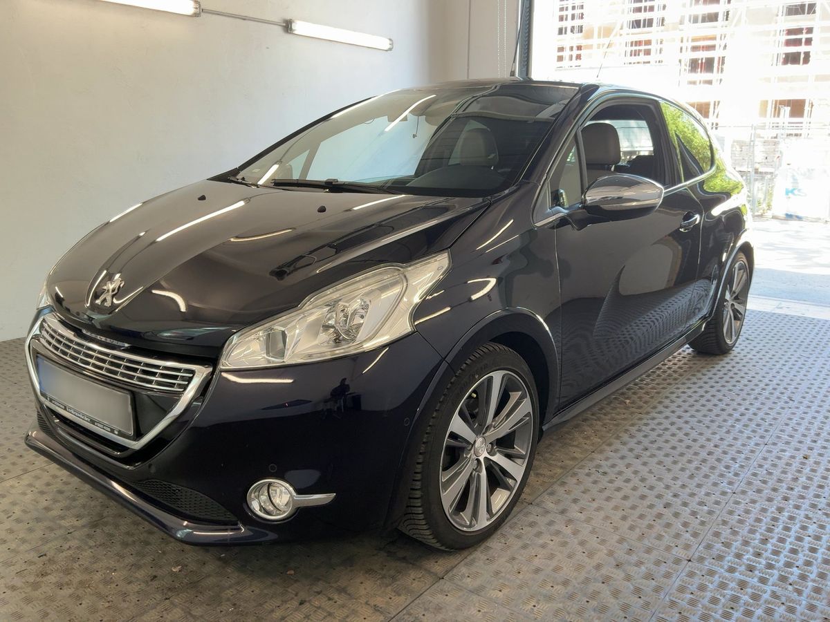 Peugeot 208 2015 — photo 1