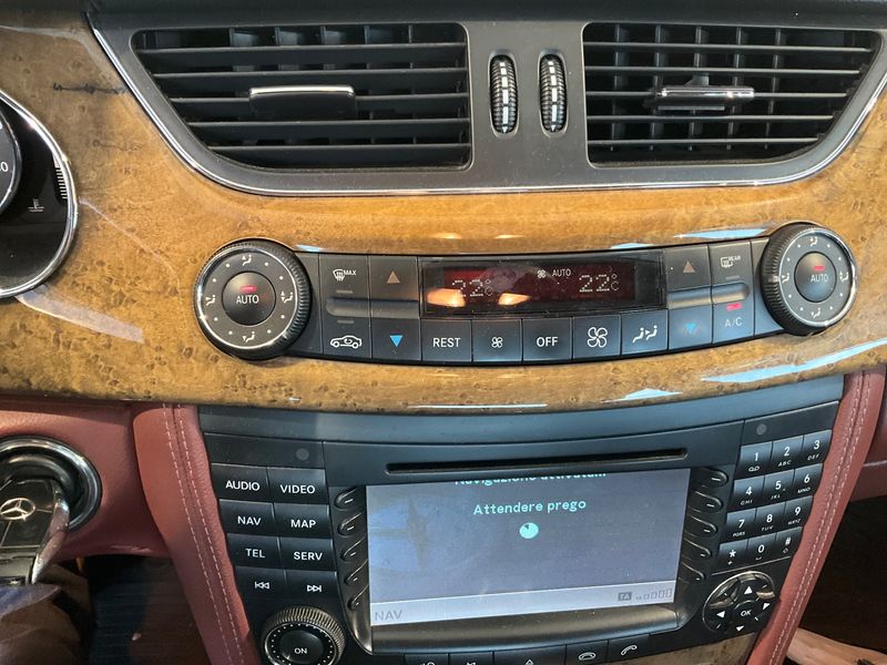 Mercedes-Benz CLS-Klasse CLS 320 CDI photo Mercedes-Benz CLS-Klasse CLS 320 CDI