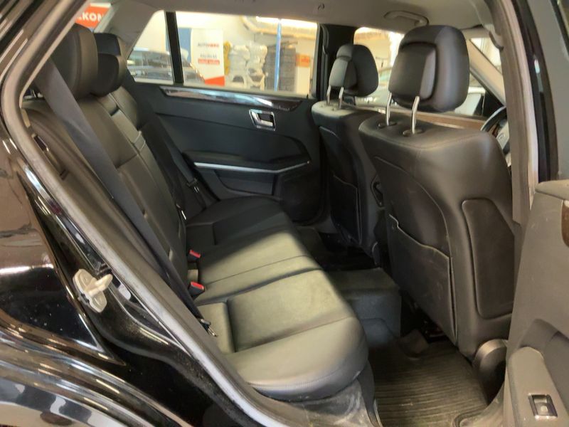 Mercedes-Benz E-Klasse E 200 CDI T BlueEfficiency — zdjęcie 14