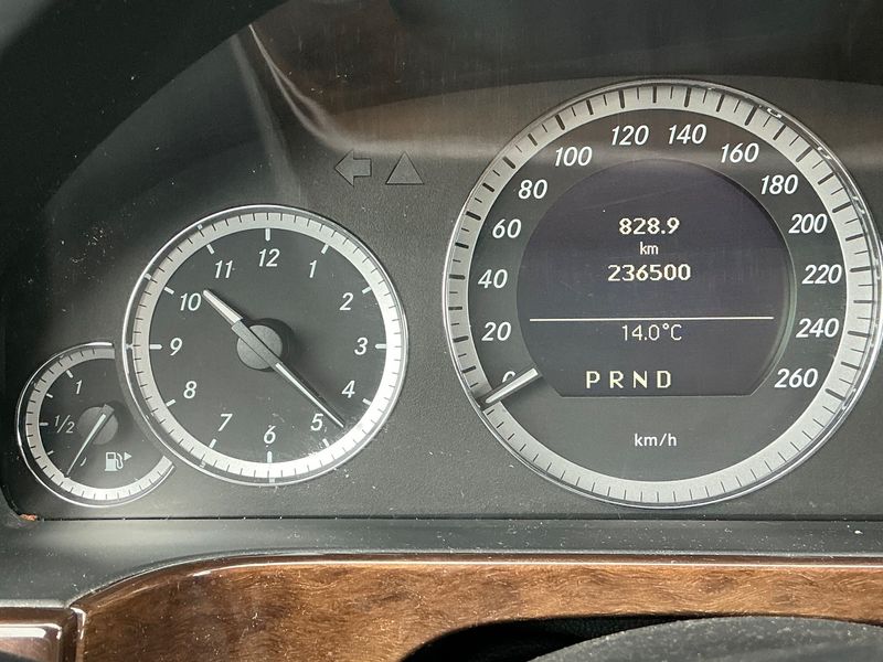 Mercedes-Benz E-Klasse E 200 CDI T BlueEfficiency — zdjęcie 13