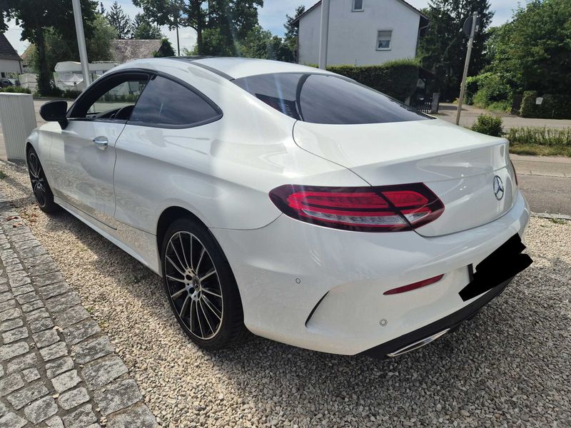 Mercedes-Benz C-Klasse C 300 AMG Line — zdjęcie 3