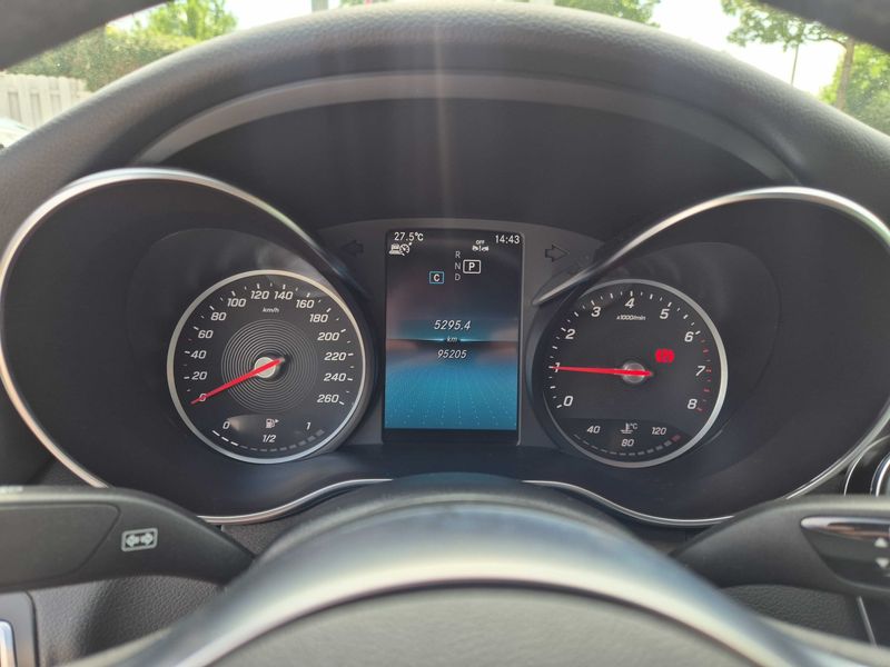 Mercedes-Benz C-Klasse C 300 AMG Line — zdjęcie 12