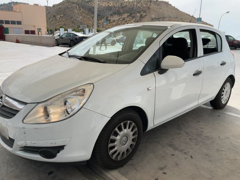 Opel Corsa 1.2 Essentia — zdjęcie 2