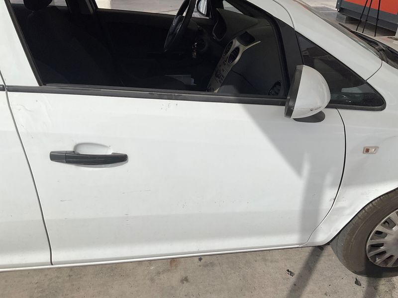Opel Corsa 1.2 Essentia 2010 – снимка 25