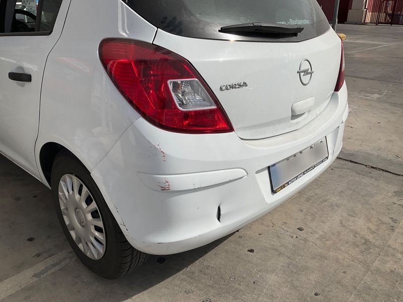 Opel Corsa 1.2 Essentia 2010 – снимка 30