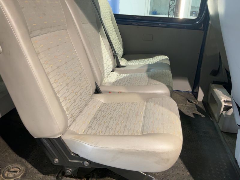 Volkswagen T5 Kombi 2.0 TDI — zdjęcie 14