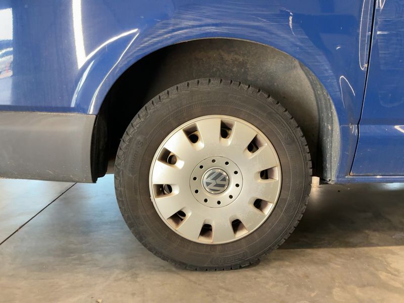 Volkswagen T5 Kombi 2.0 TDI 2011 – снимка 9