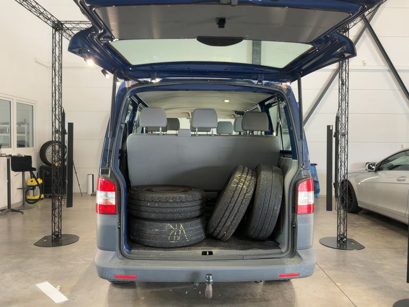 Volkswagen T5 Kombi 2.0 TDI — zdjęcie 10