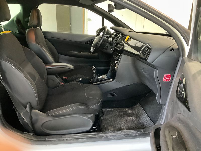 Citroen DS3 1.6 HDi SoChic — zdjęcie 3