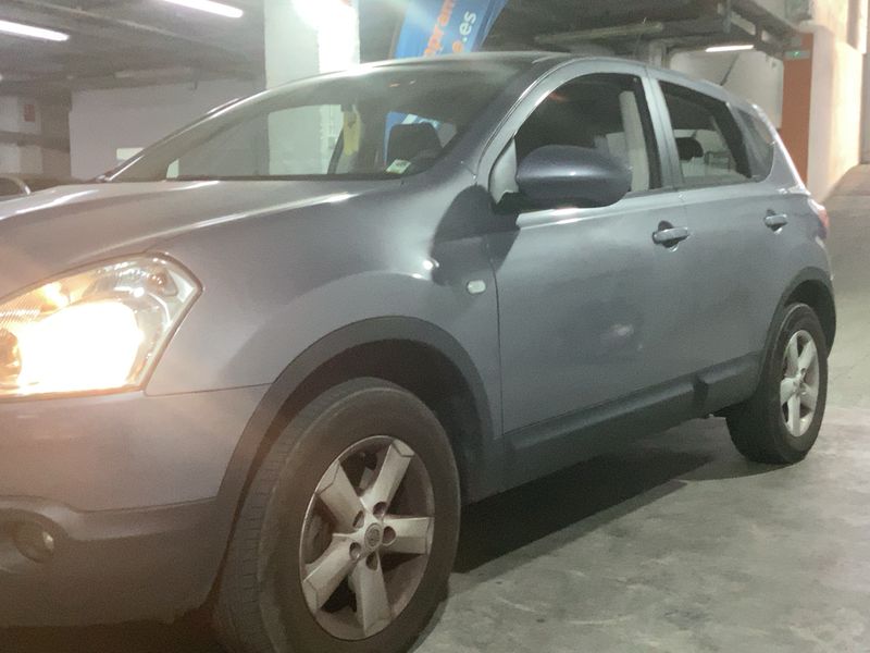 Nissan Qashqai 2.0 Acenta — zdjęcie 2