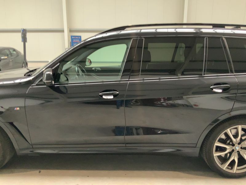 BMW X7 M50i — zdjęcie 4