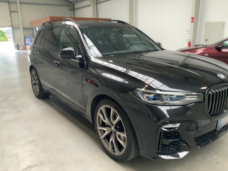 BMW X7 M50i — zdjęcie 8