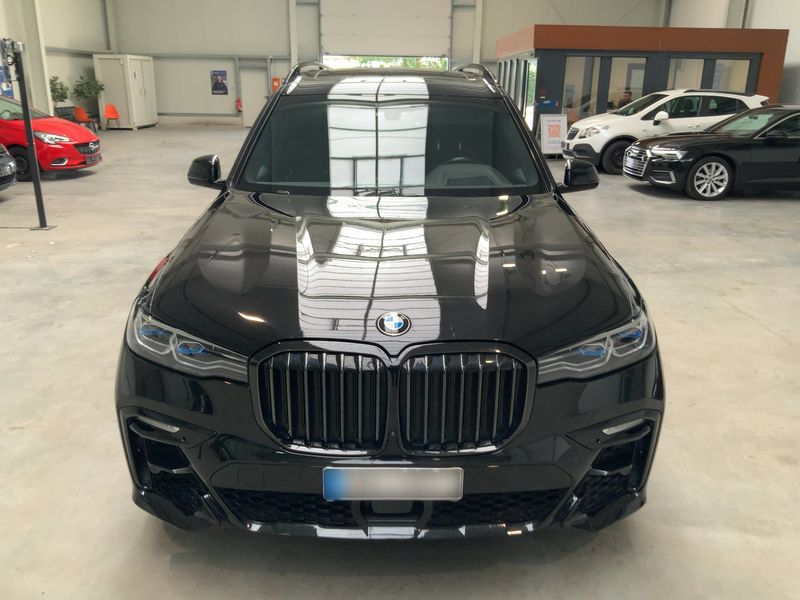 BMW X7 M50i — zdjęcie 9