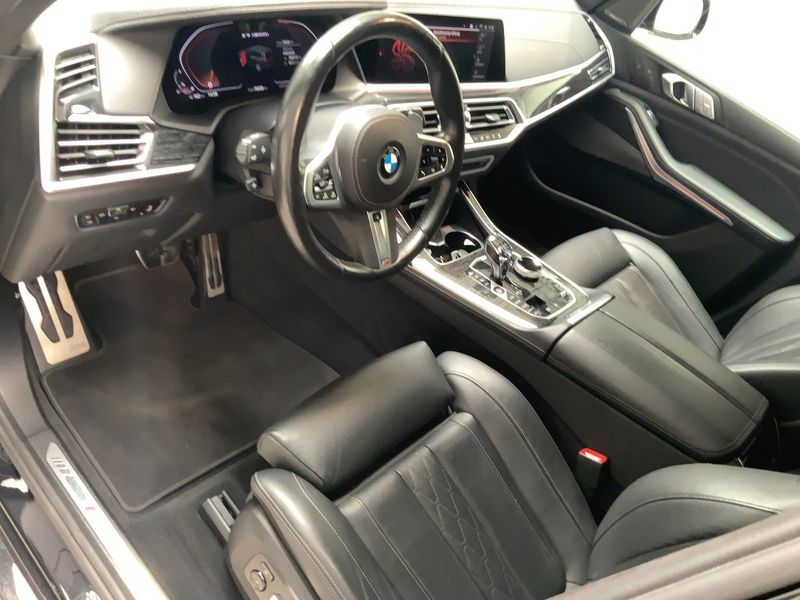 BMW X7 M50i — zdjęcie 11