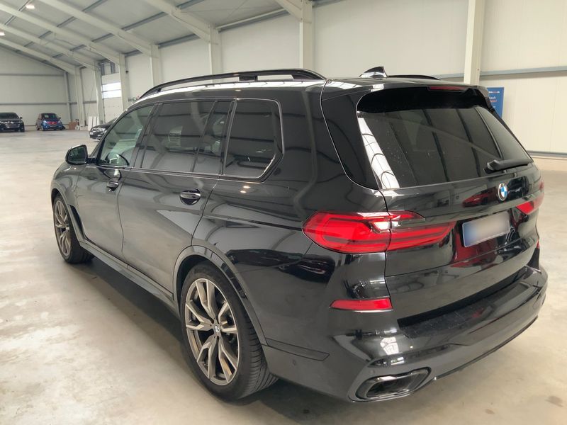 BMW X7 M50i — zdjęcie 3
