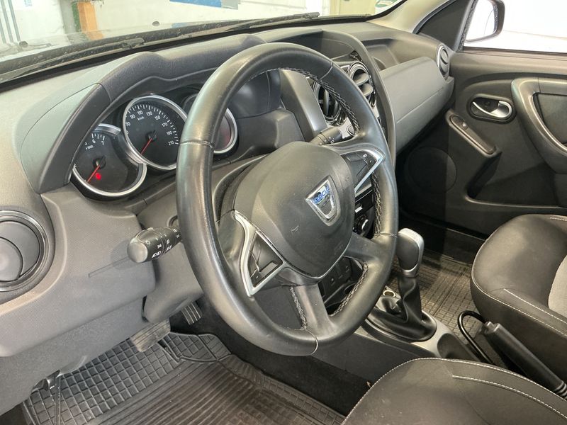 Dacia Duster 1.5 dCi Black Shadow 4x2 2018 – снимка 25