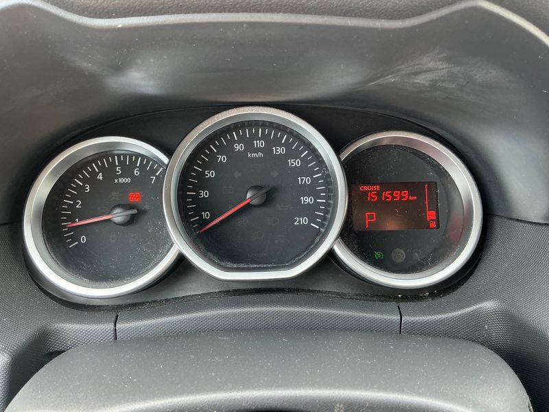 Dacia Duster 1.5 dCi Black Shadow 4x2 2018 – снимка 18