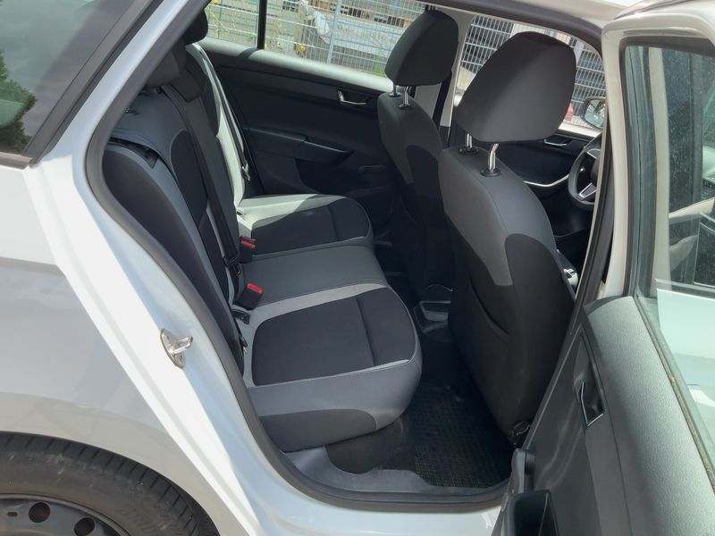 Skoda Fabia 1.0 MPI Ambition — zdjęcie 14