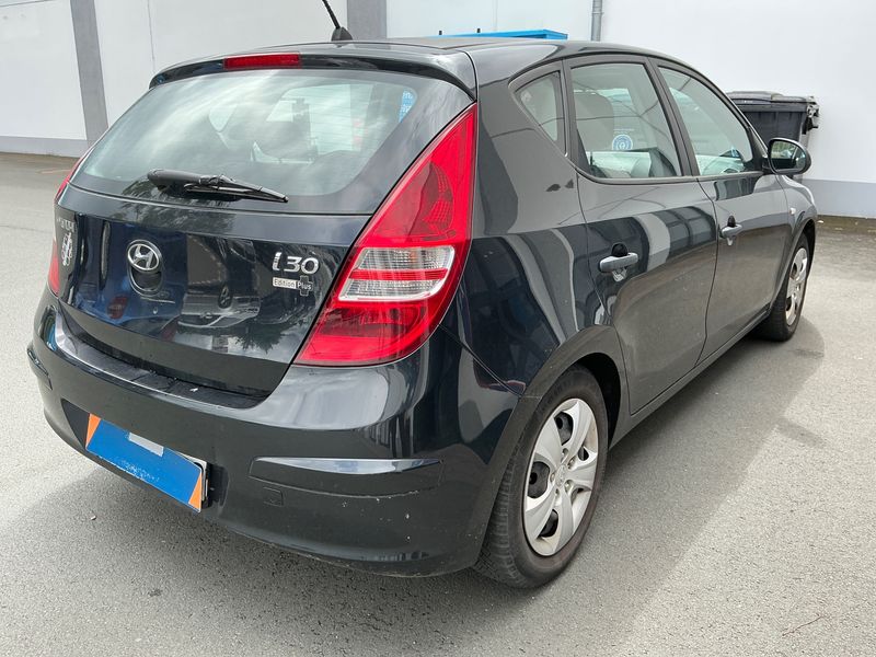 Hyundai i30 1.4 Edition+ — zdjęcie 2