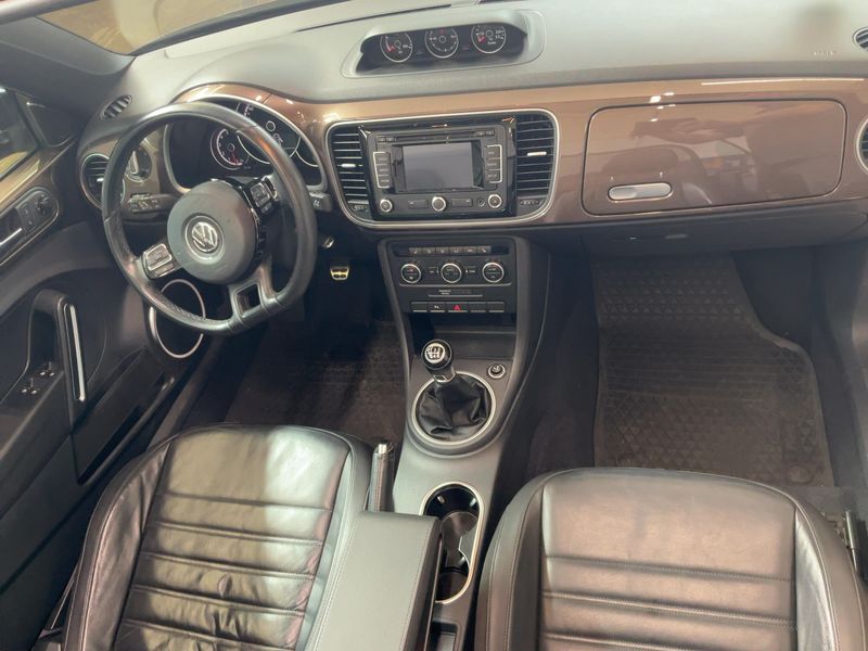 Volkswagen Beetle 2.0 TDI Sport — zdjęcie 12