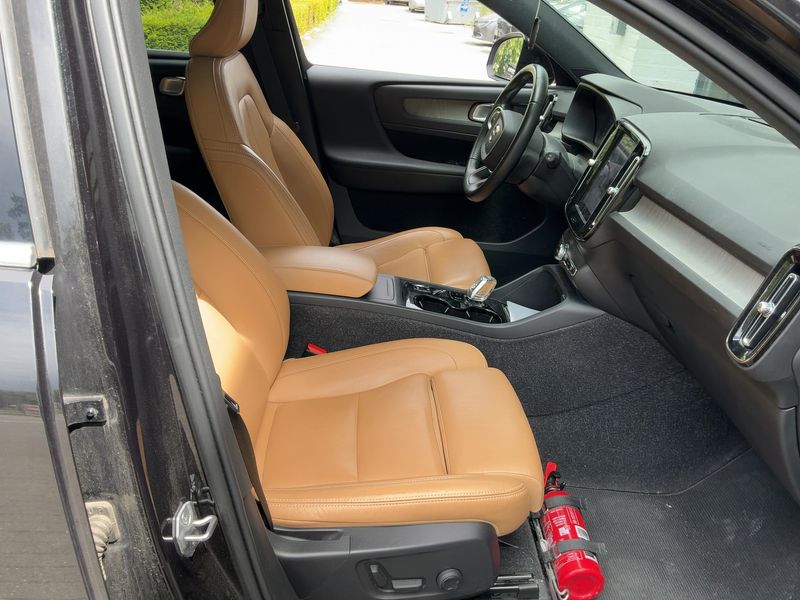 Volvo XC40 2.0 D3 Inscription 2WD — zdjęcie 11