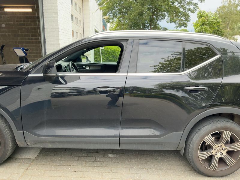 Volvo XC40 2.0 D3 Inscription 2WD — zdjęcie 4