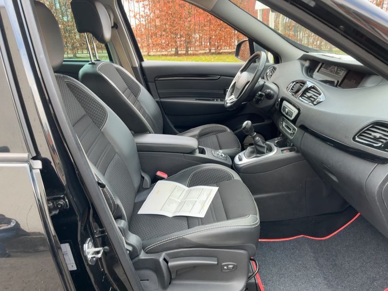 Renault Grand Scenic 1.2 TCe Energy BOSE Edition — zdjęcie 11