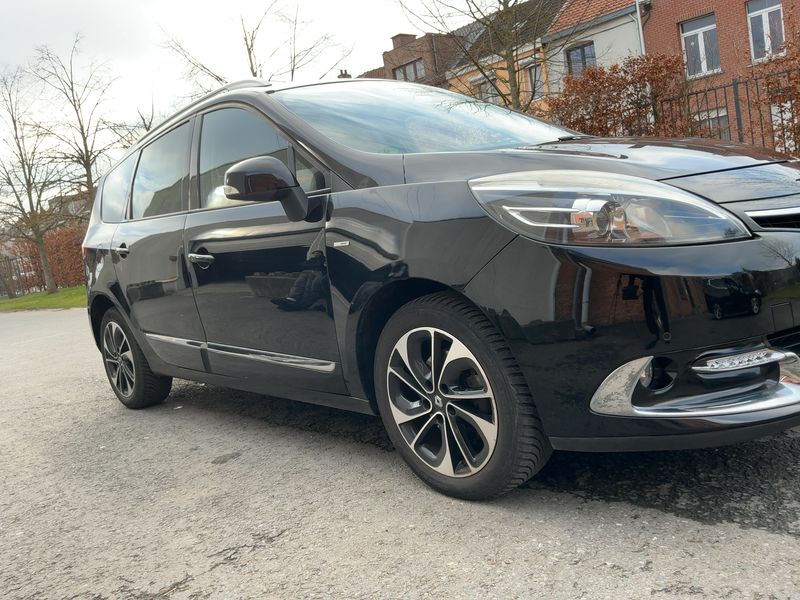 Renault Grand Scenic 1.2 TCe Energy BOSE Edition — zdjęcie 8