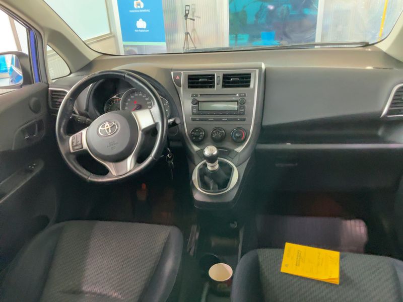 Toyota Verso-S 1.33 Dual VVT-i Active — zdjęcie 12