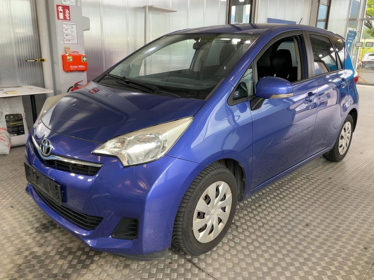 Toyota Verso-S 2011