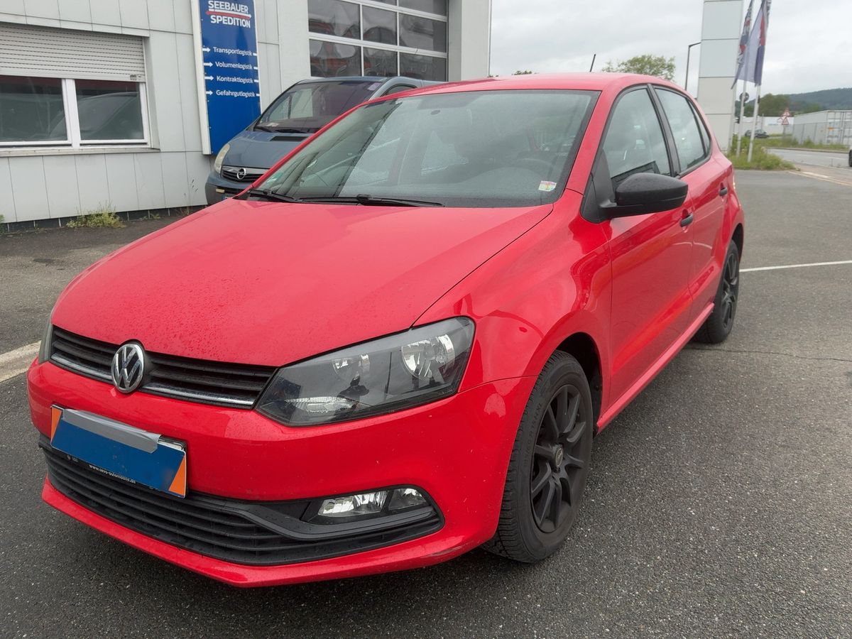 Volkswagen Polo 2016 — photo 1