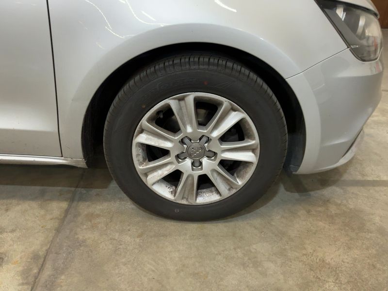 Audi A1 1.2 TFSI Attraction 2013 – снимка 11
