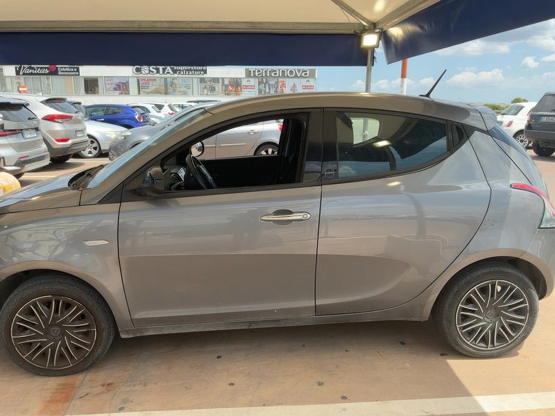 Lancia Ypsilon 1.0 Mild-Hybrid Gold 2021 – снимка 4