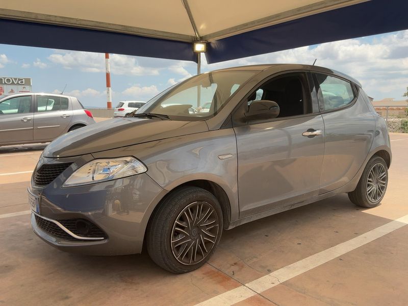 Lancia Ypsilon 1.0 Mild-Hybrid Gold 2021 – снимка 2